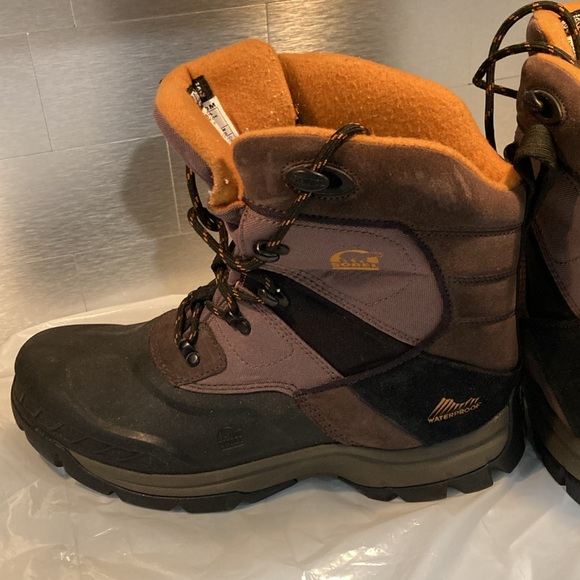Sorel NWOT Thinsulate Waterproof Boots  High Ankle Boots Lug Sole Boots Hiking - Picture 8 of 13